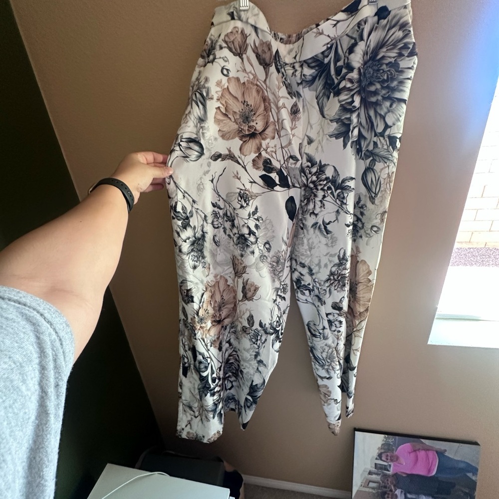 Floral Print Wide-Leg Pants in Cream and Black
